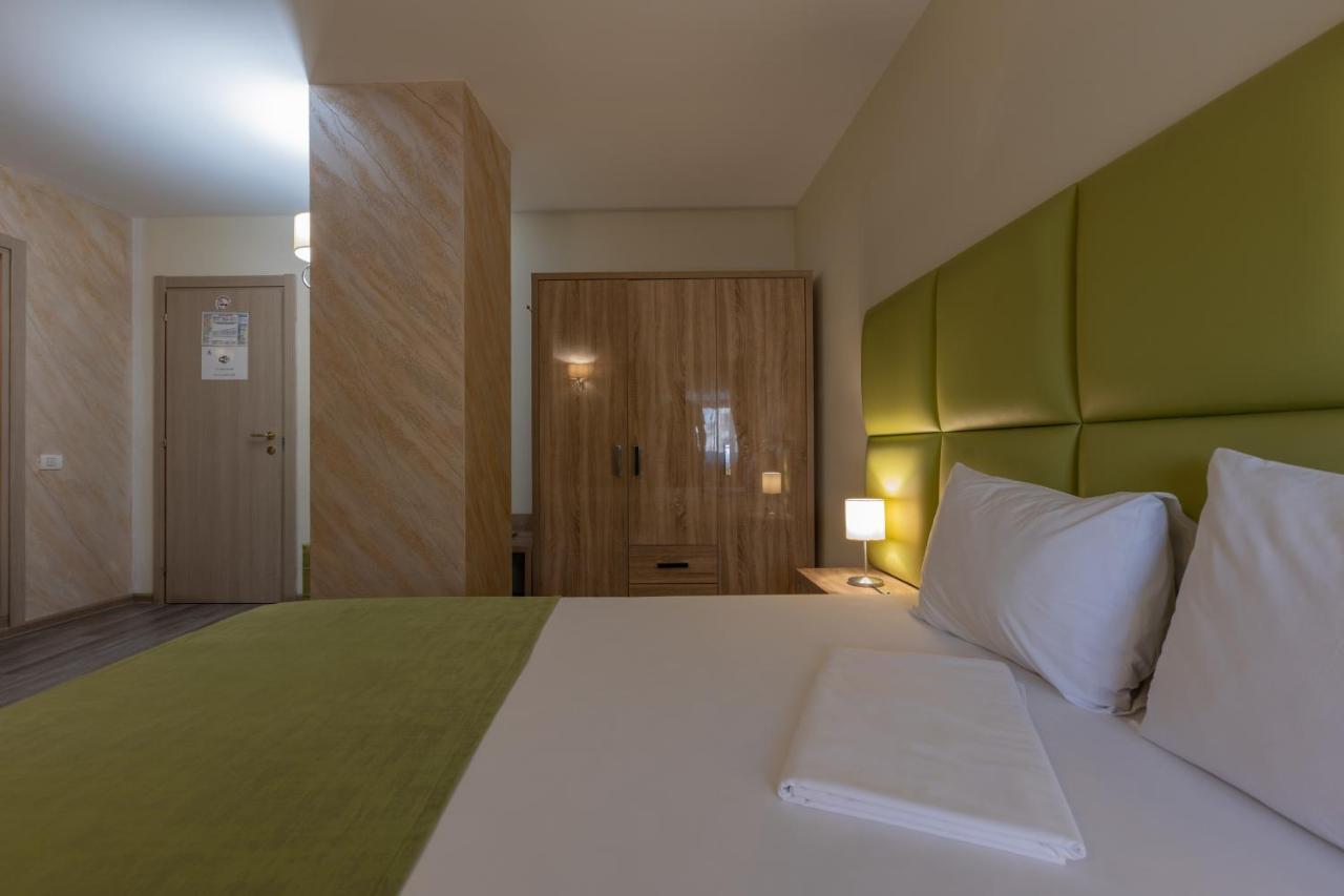בוקרשט Hotel Corvaris מראה חיצוני תמונה