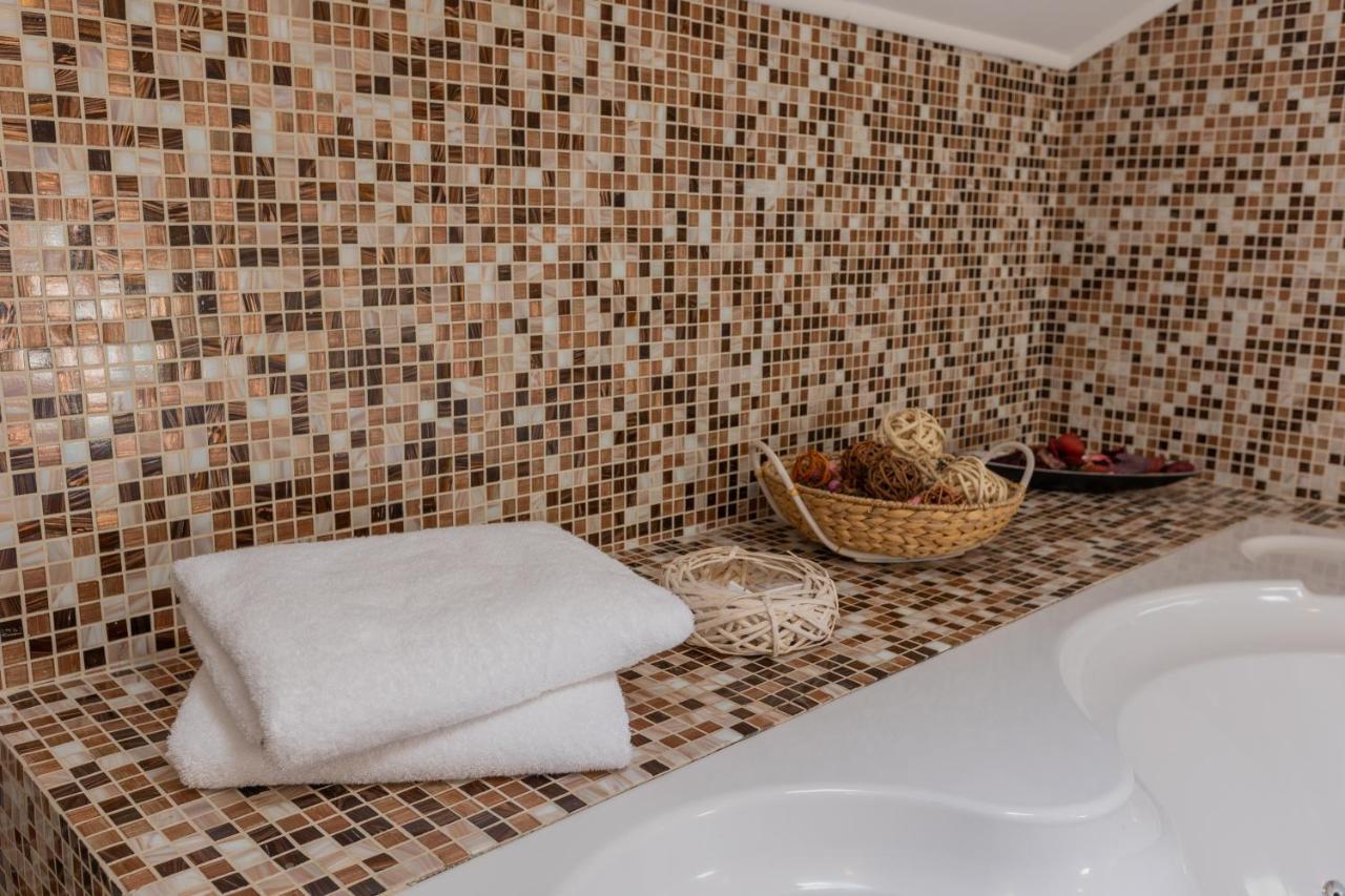 בוקרשט Hotel Corvaris מראה חיצוני תמונה