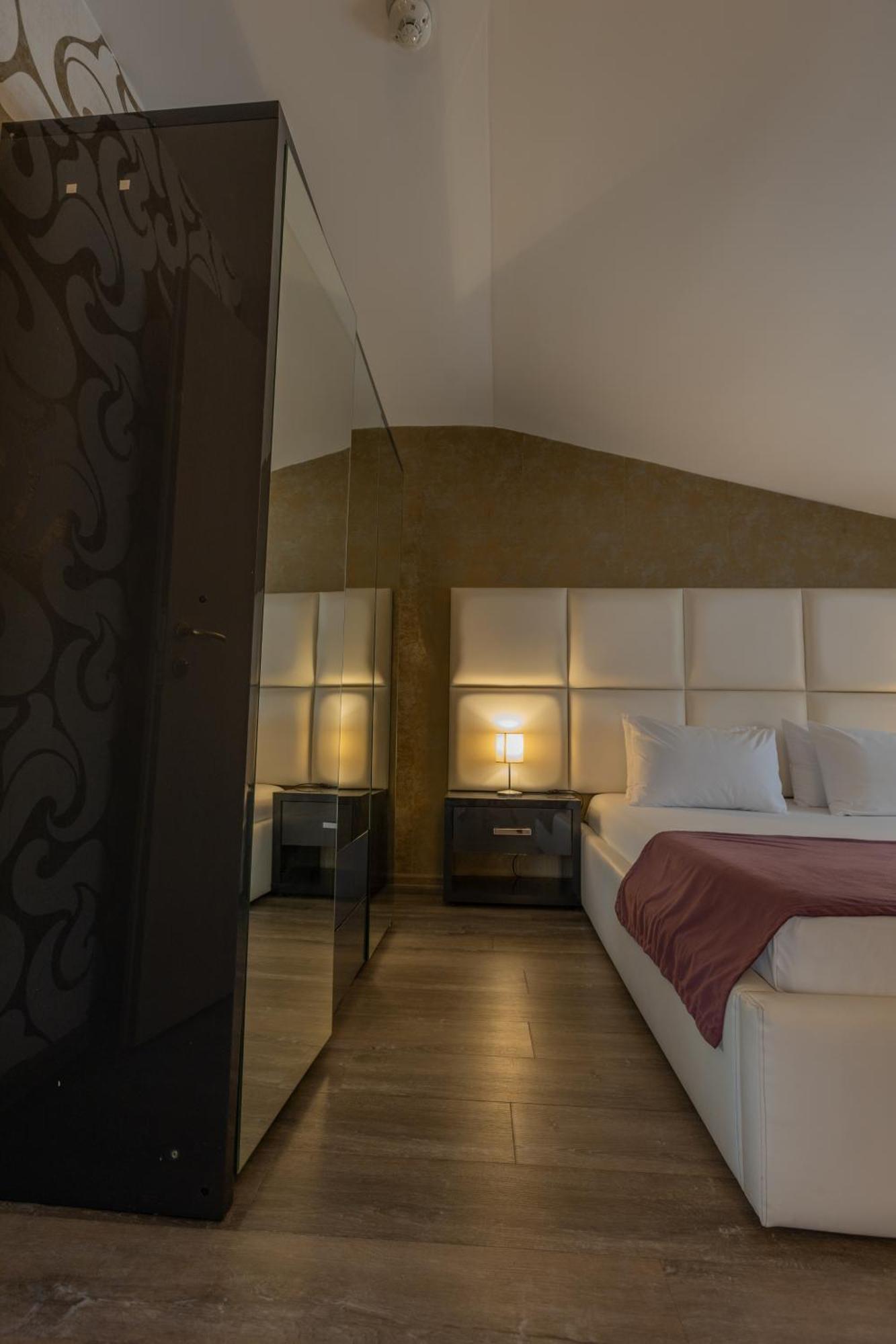 בוקרשט Hotel Corvaris מראה חיצוני תמונה