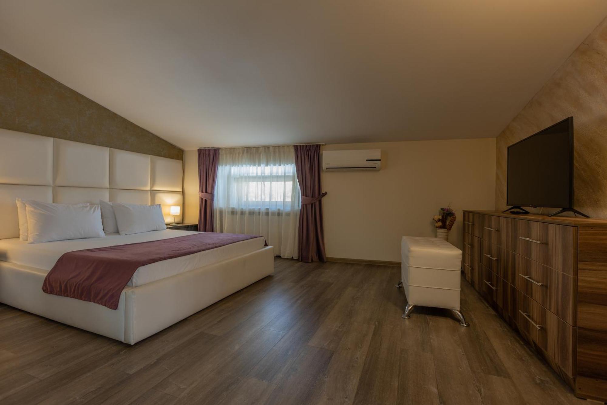 בוקרשט Hotel Corvaris מראה חיצוני תמונה